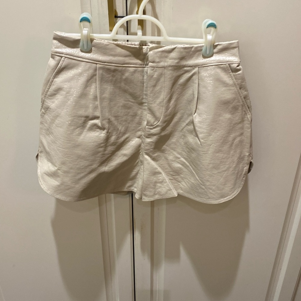 NWT- Grey Lab faux leather shorts. Ivory. Excellent condition. Sz med